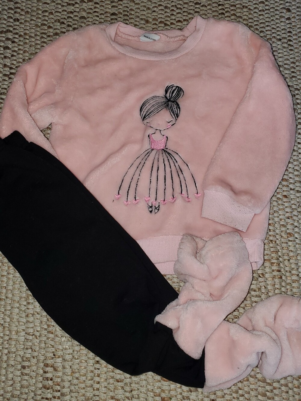 3T Pink Plush Ballerina Sweatshirt with Black Leggings And Leg Warmer Style